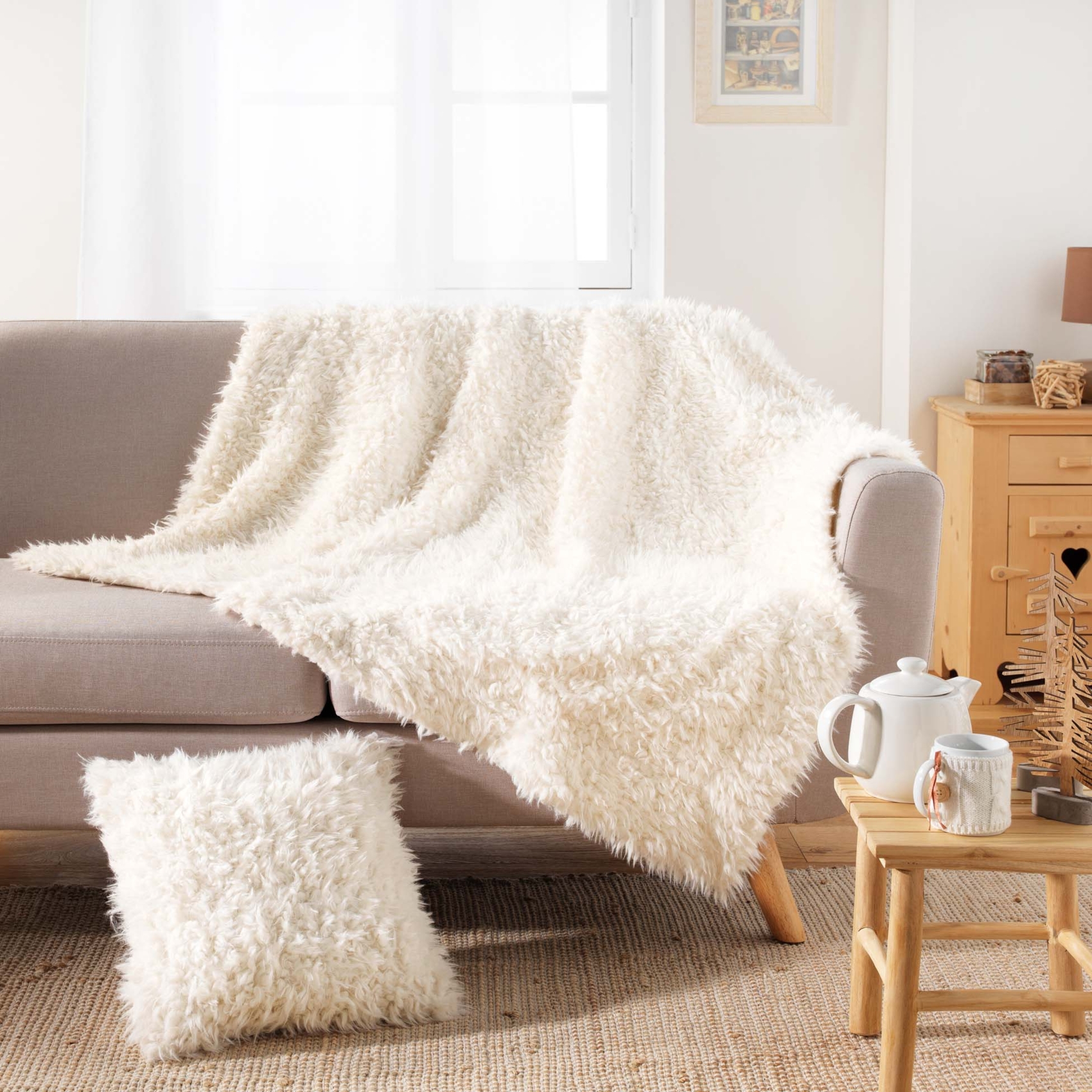 Coussin doux en imitation fourrure avec housse amovible — vue 5