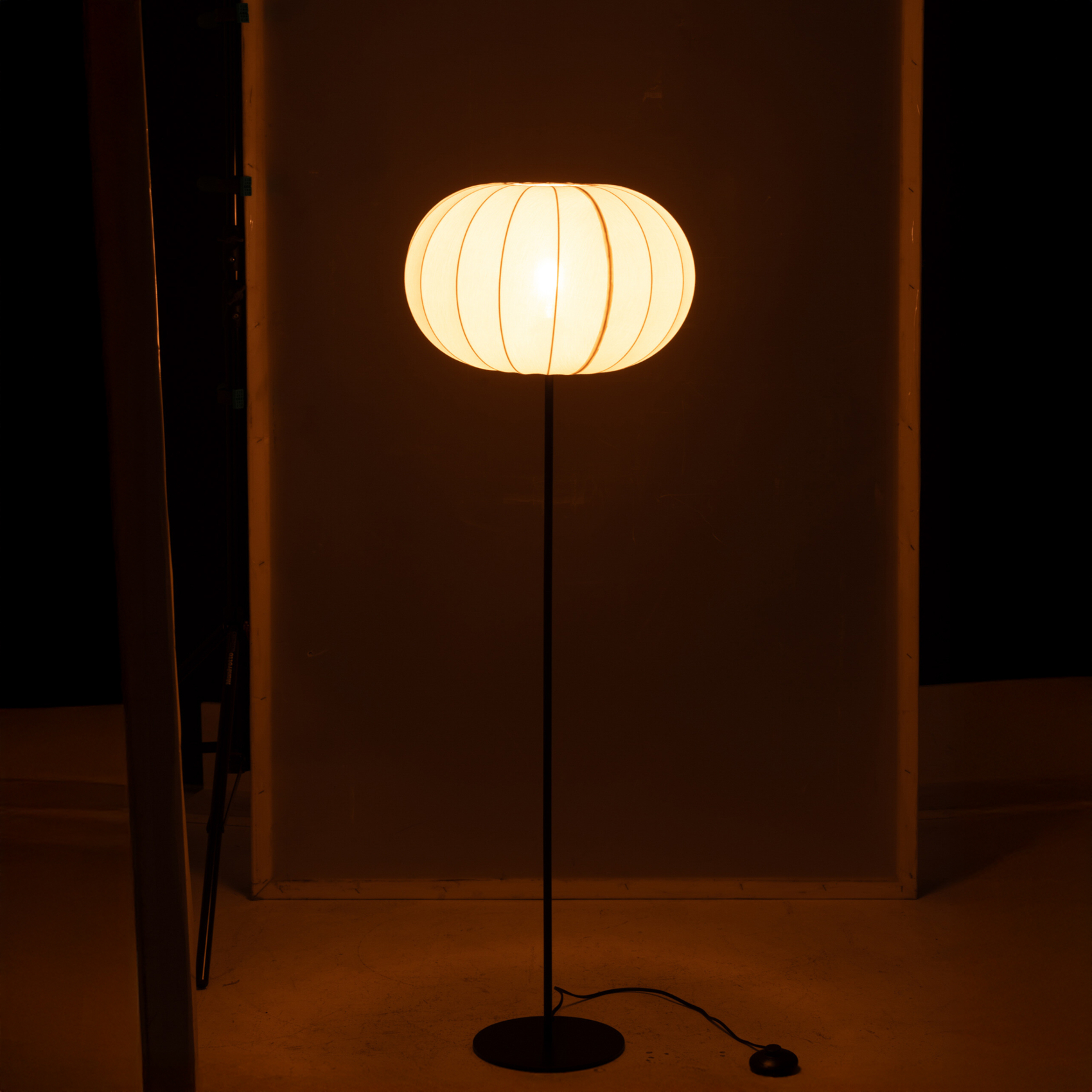 Lampadaire salon lanterne — vue 3
