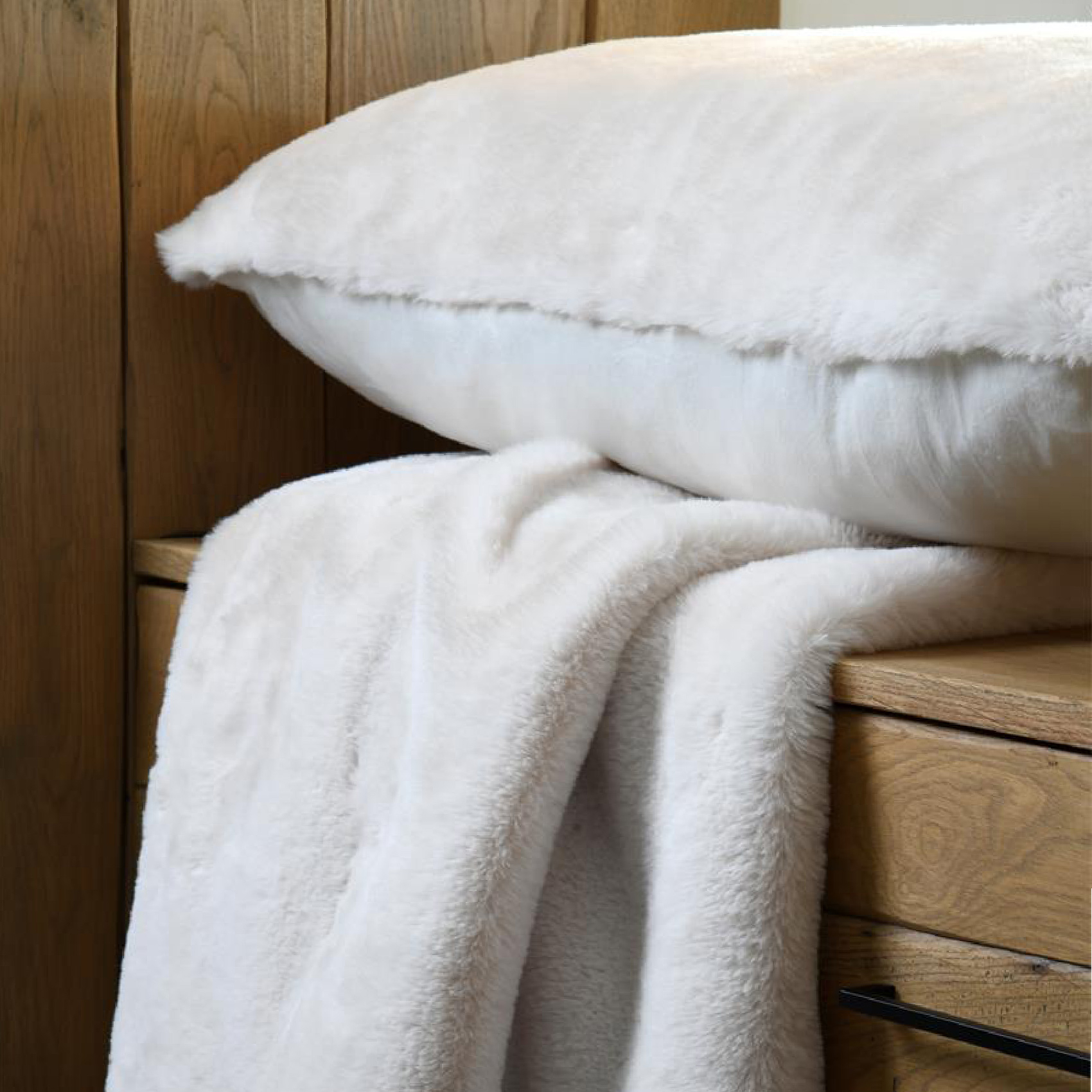 Coussin rectangulaire en fausse fourrure ultra moelleux — vue 3