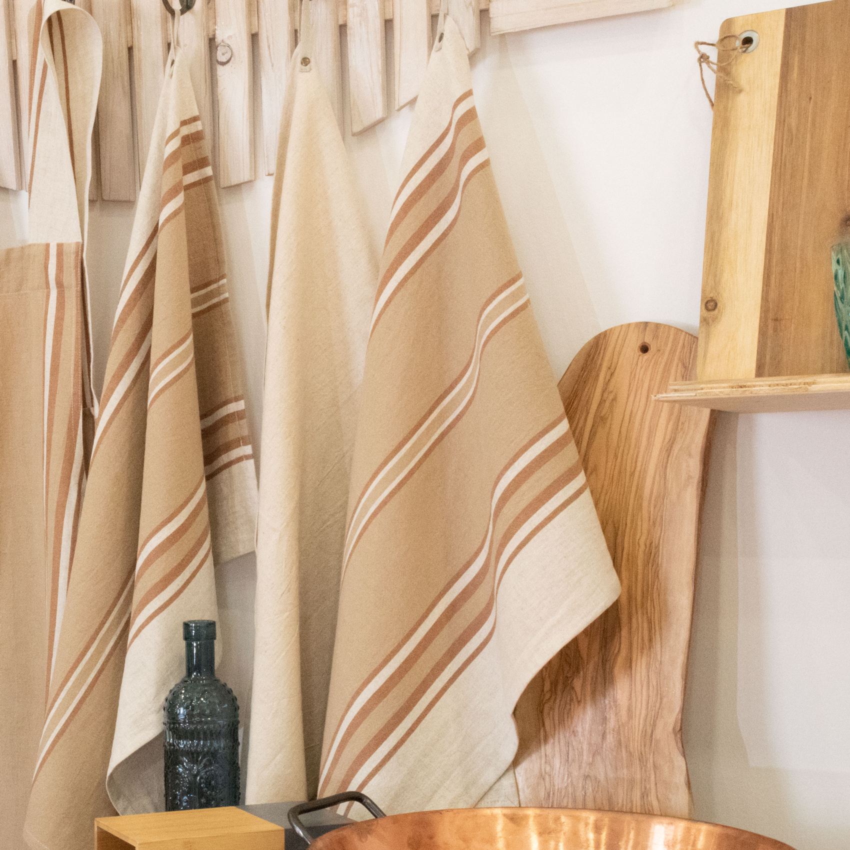 Torchon en coton et lin à rayures — vue 3