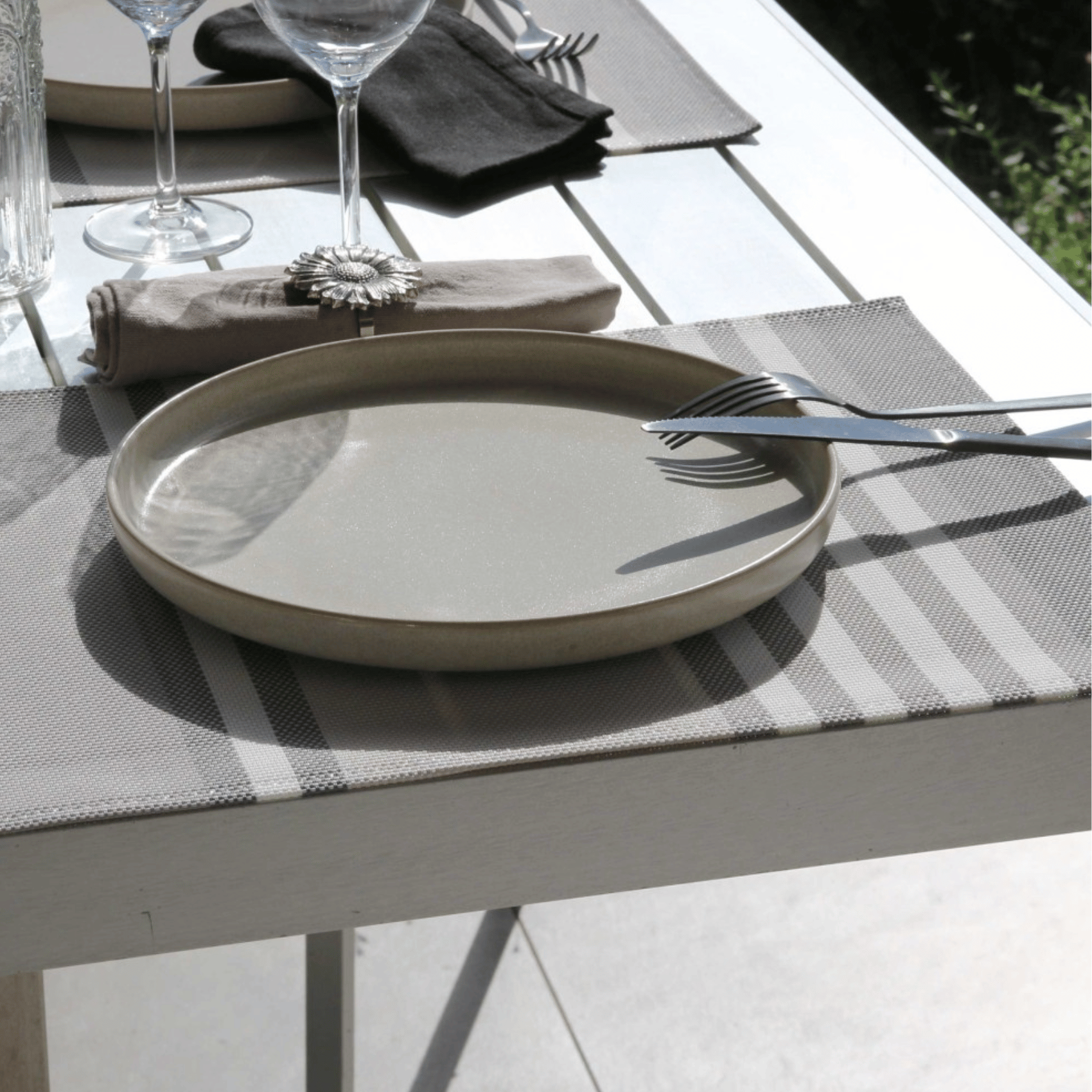 Set de table en plastique à rayures — vue 4