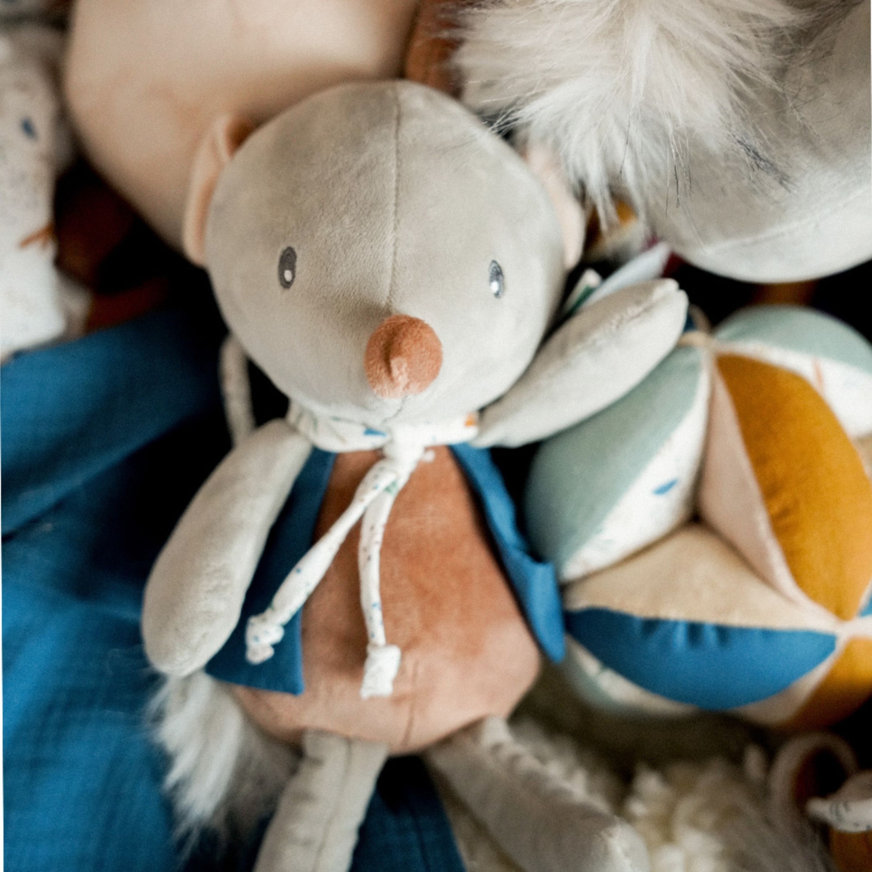 Peluche musicale petite souris — vue 3