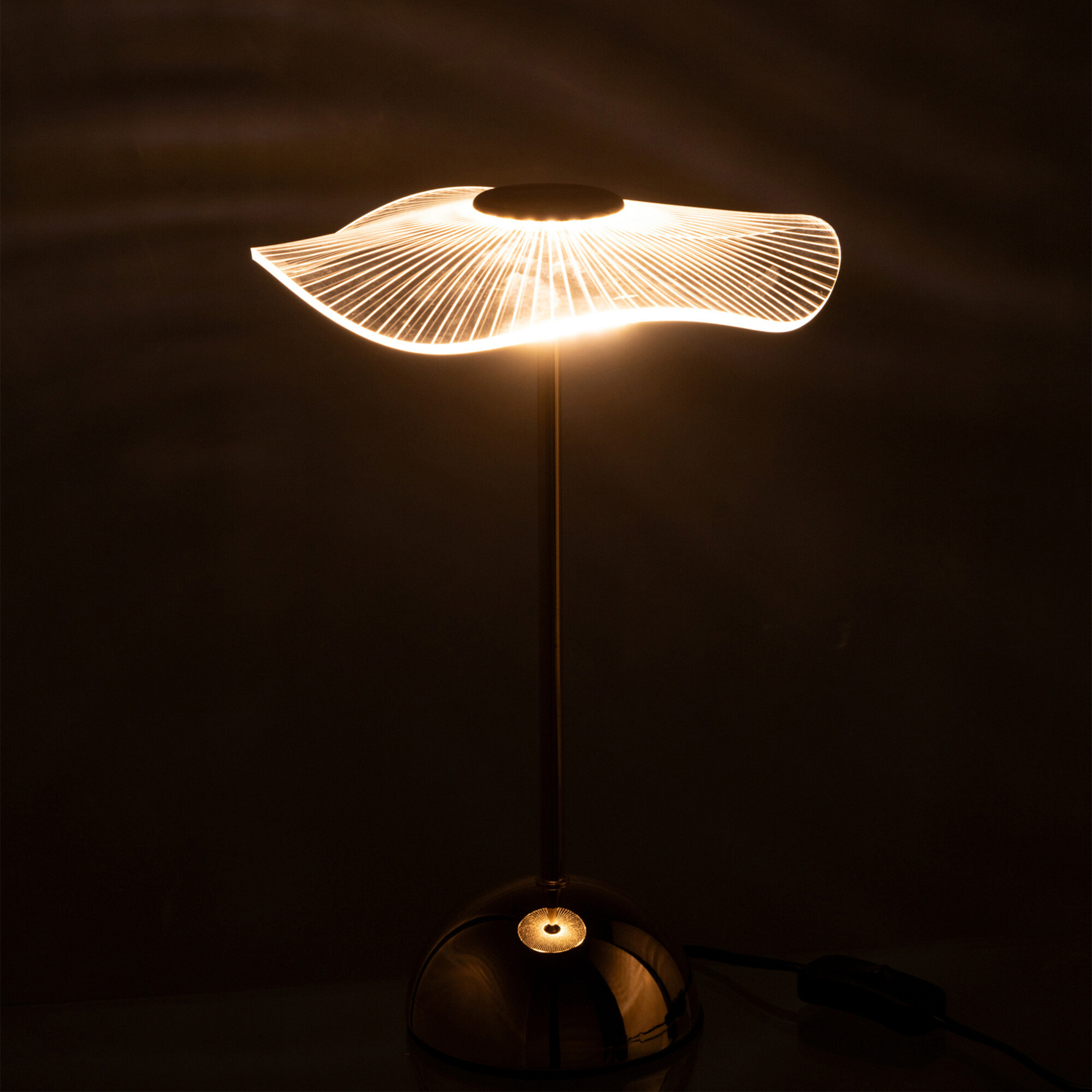 Lampe de table LED en métal effet fleur — vue 5