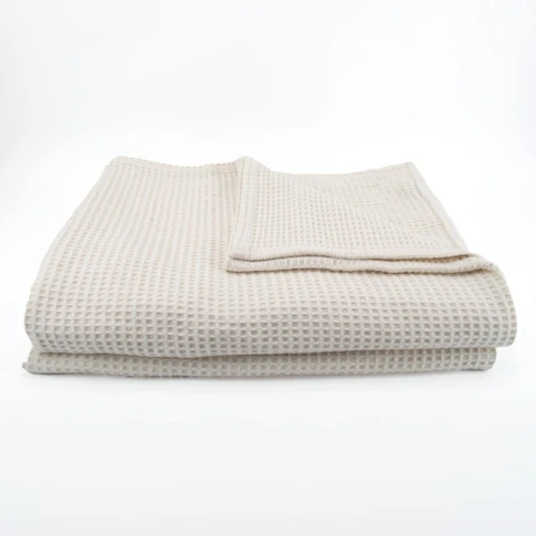 Dessus de lit tissé en coton recyclé motif nid d’abeille 180 x 250 cm Crème