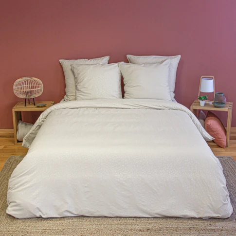 Parure de lit 3 pièces léopard microfibre housse + taies 240 x 220 cm Crème