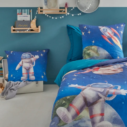 Taie d’oreiller enfant en percale de coton motif astronaute et fusée 65 x 65 cm BLEU