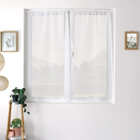 Pequeñas cortinas para colocar: visillo y modular