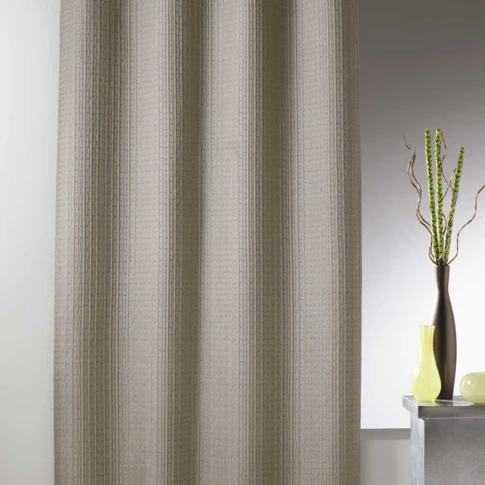 Cortina gruesa en Jacquard Lisa con Relieves