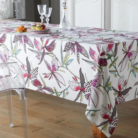 Nappe ronde enduite aux fleurs exotiques