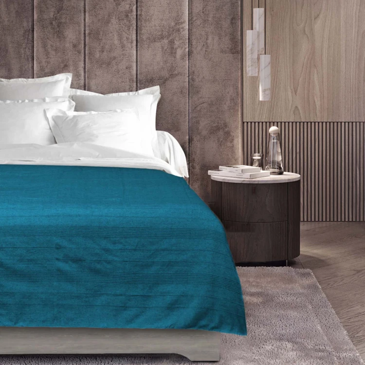 Plaid uni en polycoton pour canapé ou lit