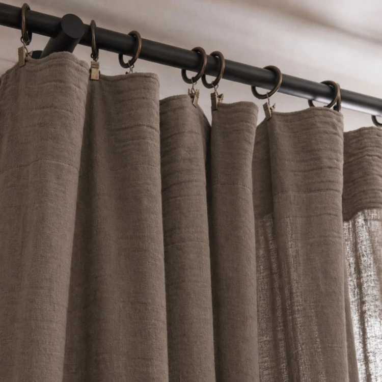 Vorhang aus verstellbarer Baumwollgaze mit Bourdon-Finish