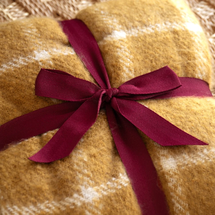 Geruite plaid met mohair-look en franjes