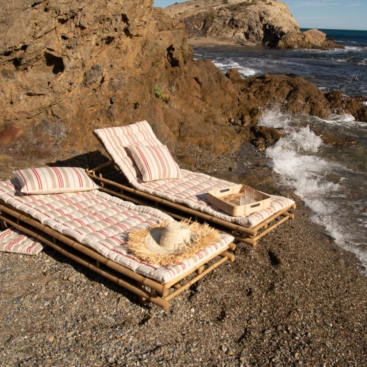 Matelas bain de soleil matelassé à rayures
