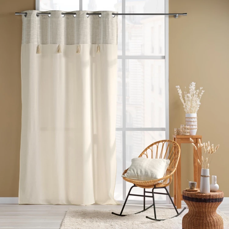 Polycotton-Ösenvorhang mit gewebtem Top und Pompons