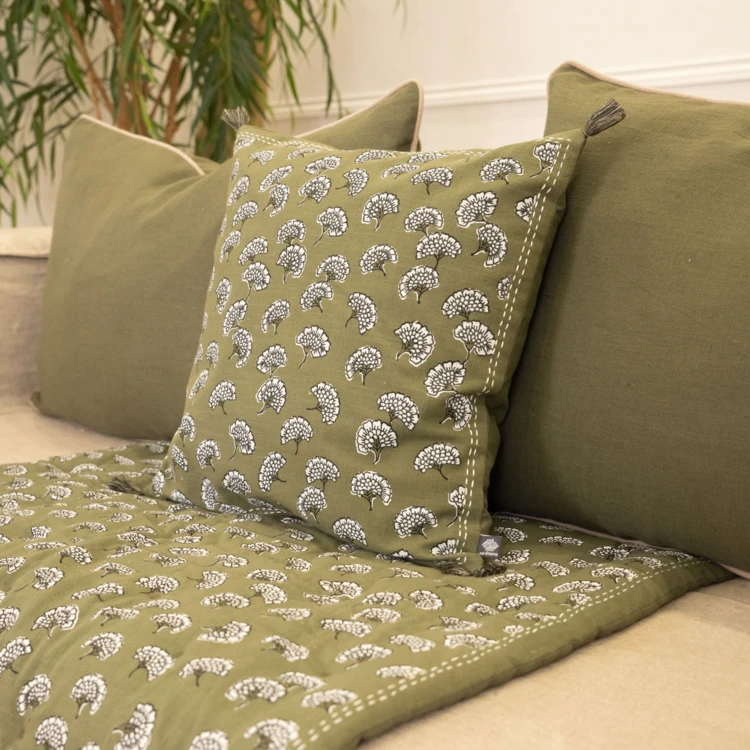 Coussin décoratif imprimé motif floral