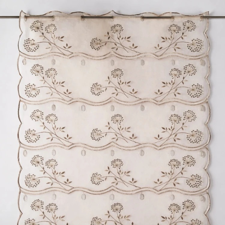 Modulable avec bas et côtés festonnés