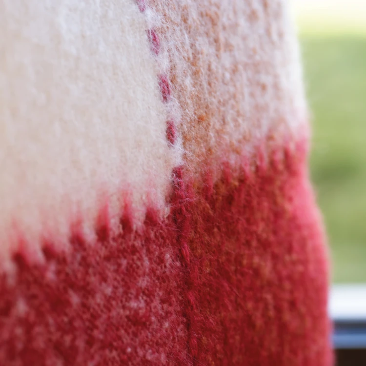 Housse de coussin à carreaux aspect mohair
