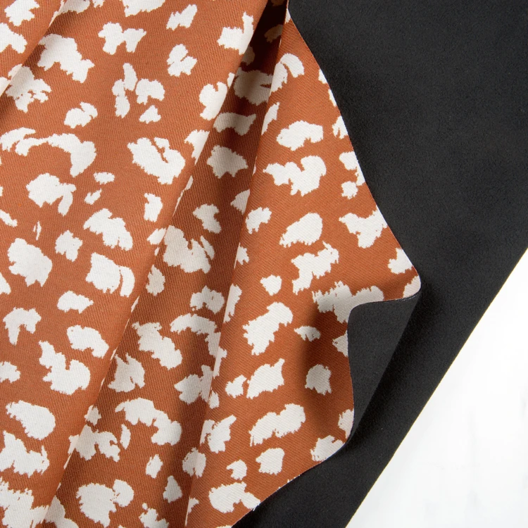 Tissu thermique et phonique obscurcissant jacquard face polaire