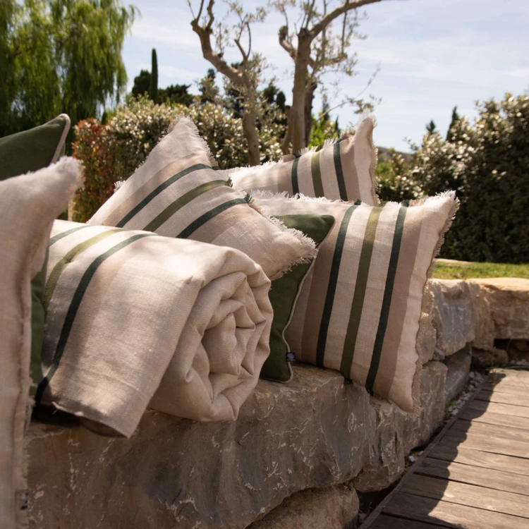 Coussin rayé en lin et coton