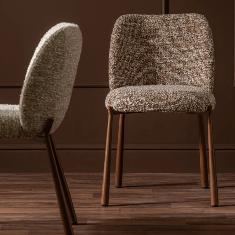Chaise en métal et textile
