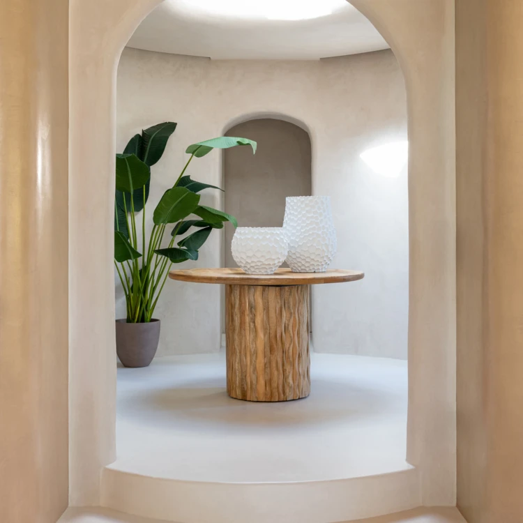 Table à manger ronde en bois sculpté