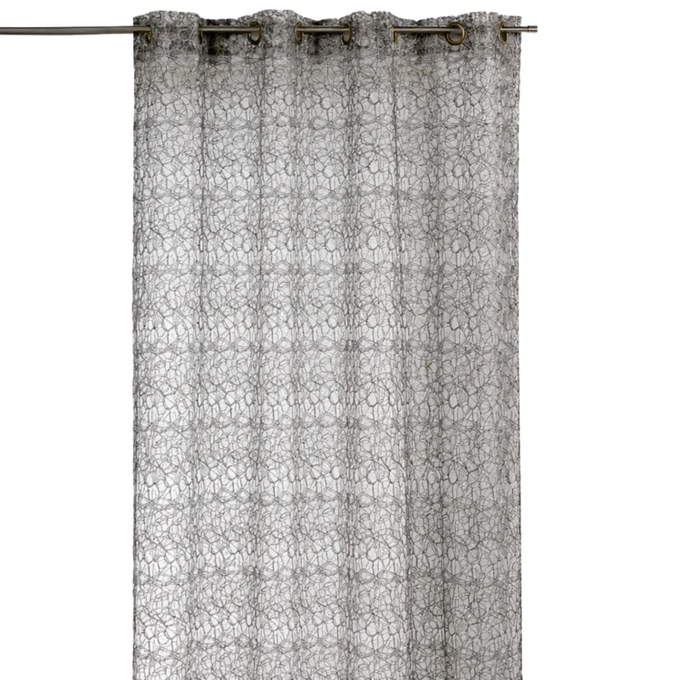 Vorhang aus einem Stricknetz