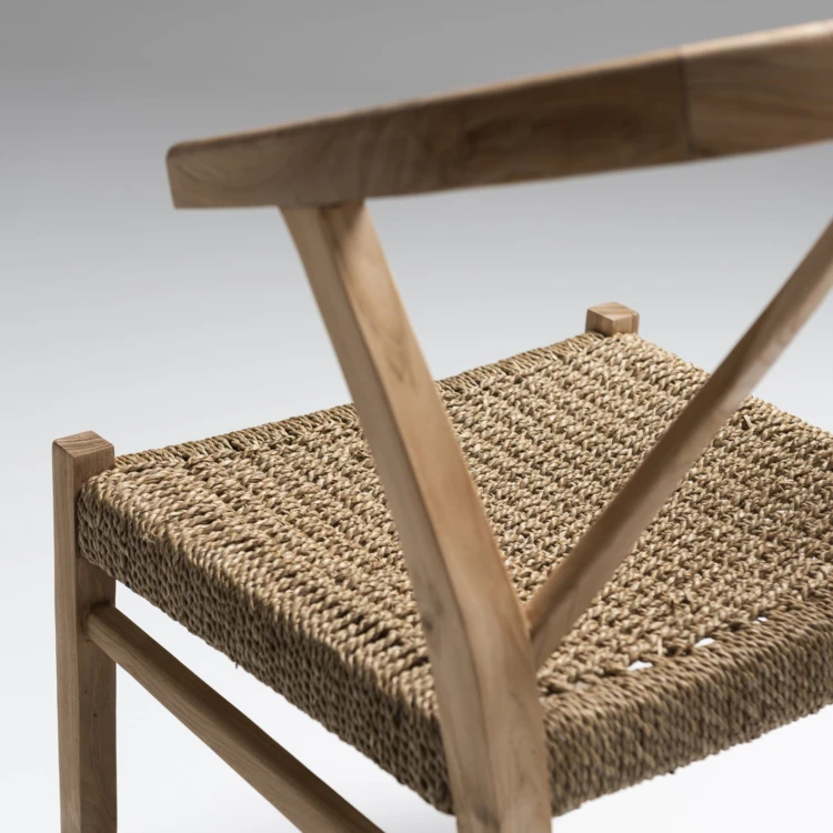 Chaise en bois de teck et rotin tressé