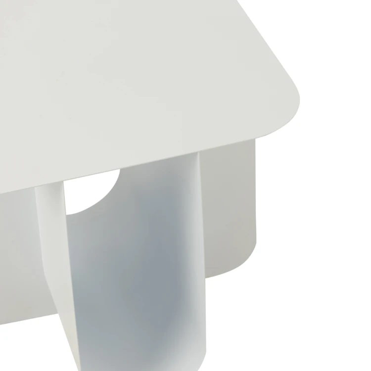 Mesa de centro de diseño contemporáneo en metal