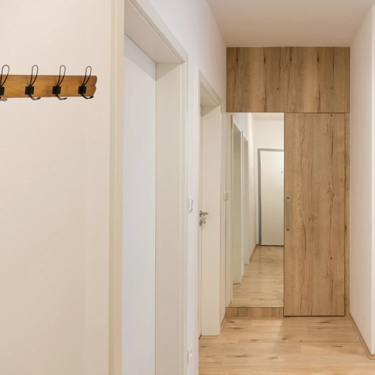 Holzgarderobe mit 5 Haken