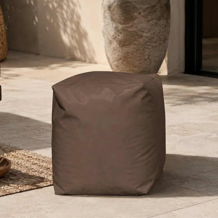 Pouf cubico da esterno