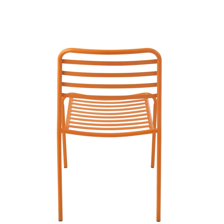 Silla de jardín metálica con respaldo de listones