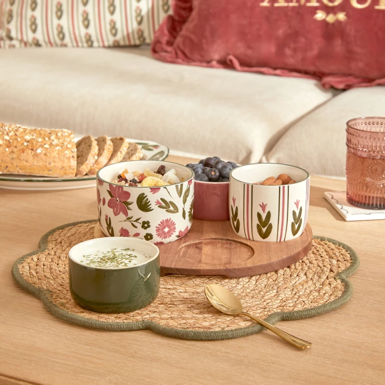 Mantel individual de junco trenzado con forma floral