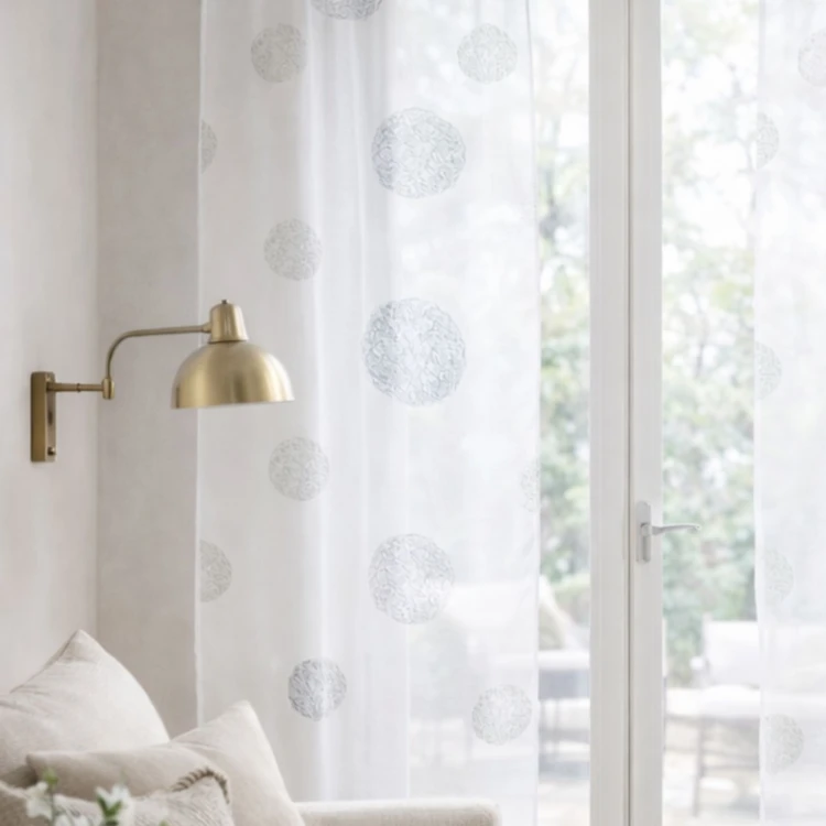 Voilage de fenêtre ronds brodés