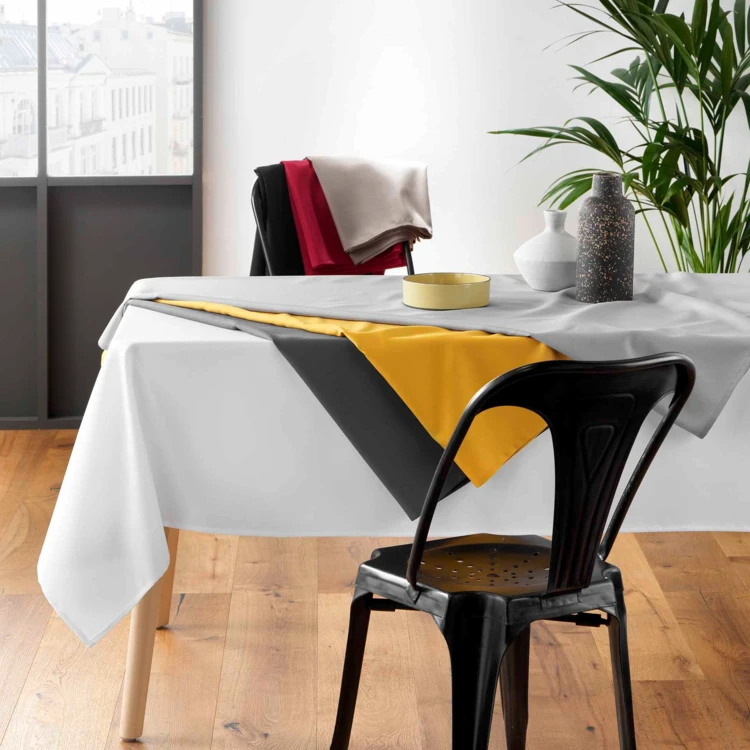 Nappe rectangulaire unie Essentiel