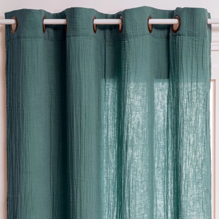 Einfarbiger Vorhang aus Baumwollgaze