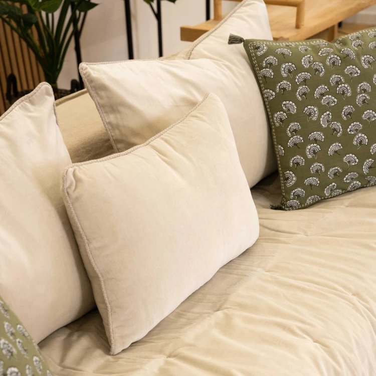 Coussin en velours réversible