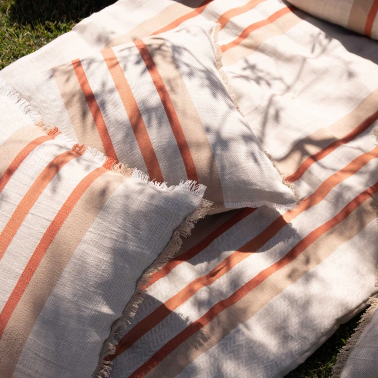 Coussin rayé en lin et coton
