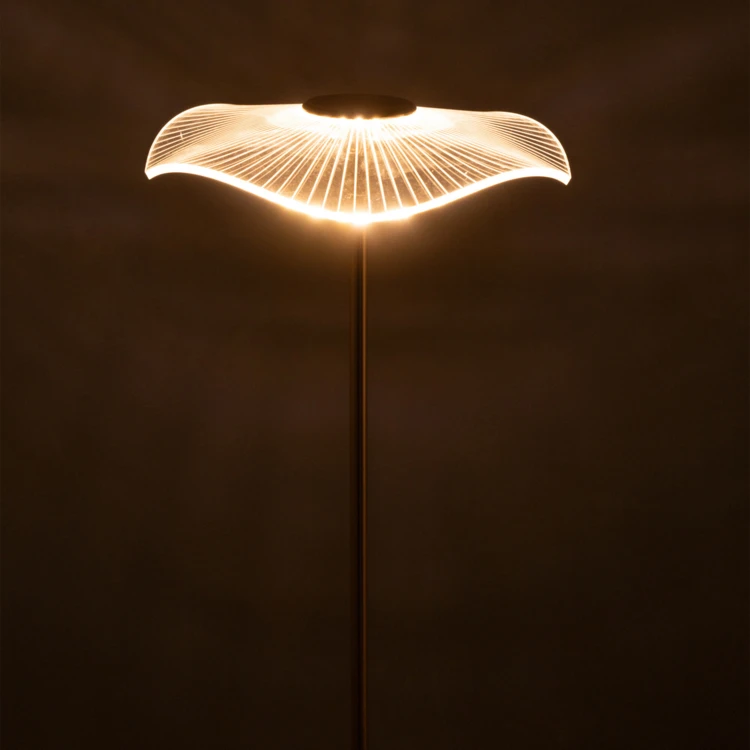 Lampe de table LED en métal effet fleur