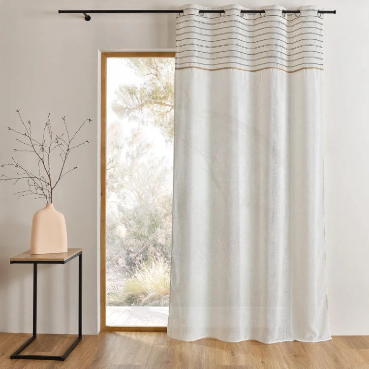 Pantalla de ojales con ribete de rayas