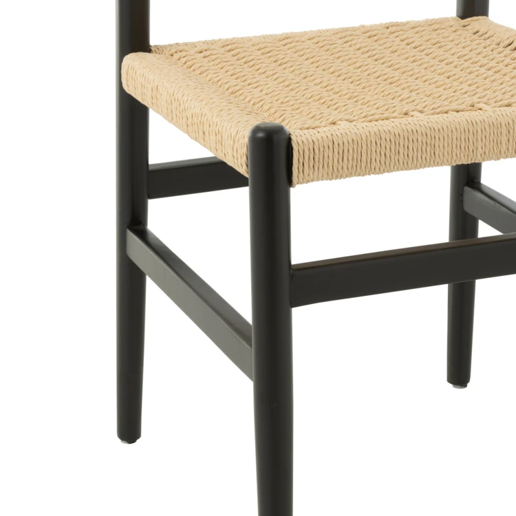 Silla de madera con asiento de cuerda