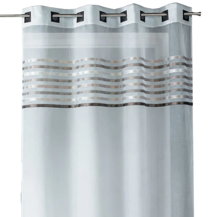 Voilage étamine parement tissé dans le haut