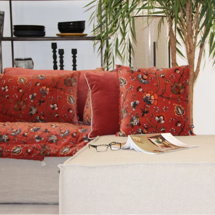 Samtkissen im Vintage-Stil