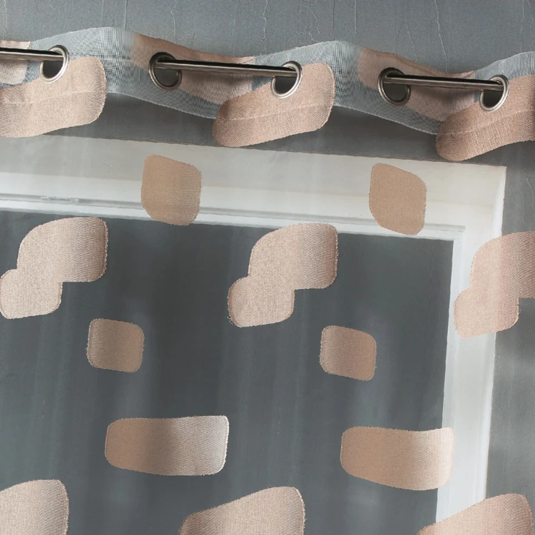 Visillo de organza jacquard y ladrillos coloridos