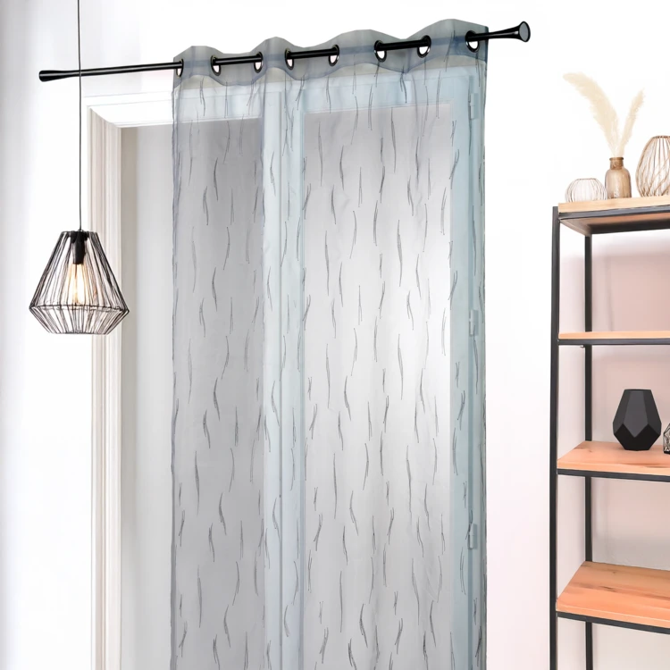 Cortina de Organza Gris Bordada Motivo Ramitas