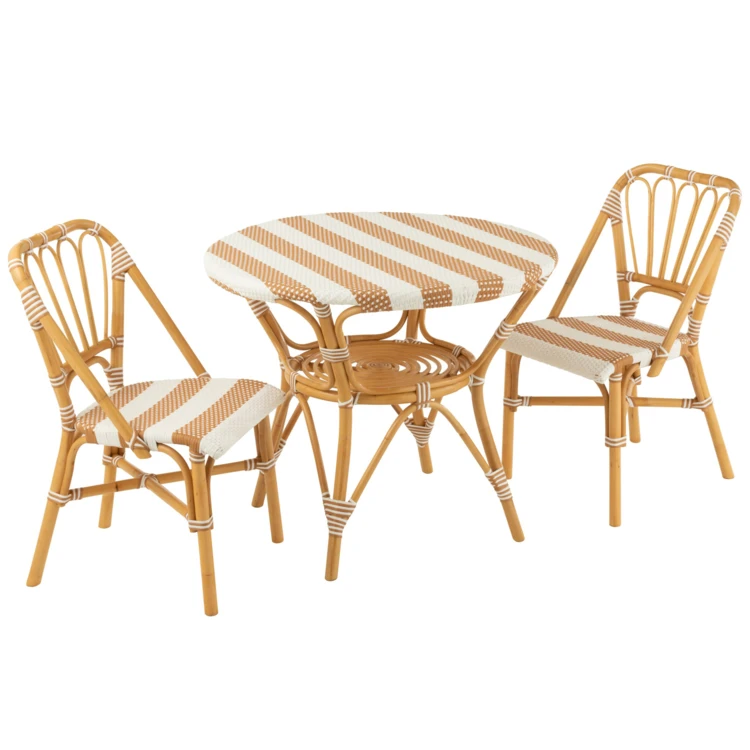 Table à manger en rotin