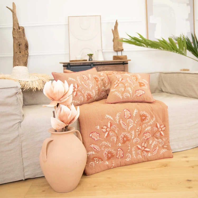 Édredon décoratif en polylin motif floral