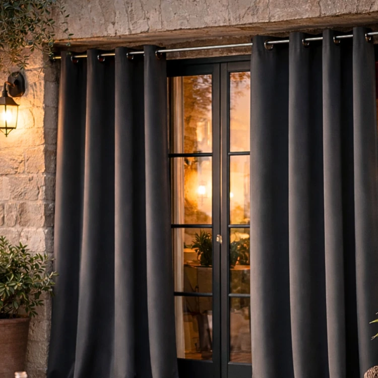 Rideau d'extérieur en tissu déperlant