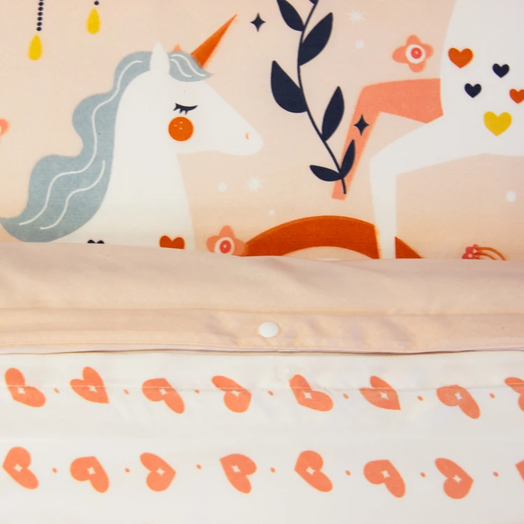 Kinderbettwäsche Einhorn mit Kuscheltier-Tasche