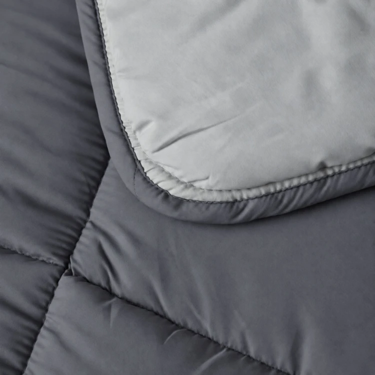 Couette chaude microfibre bicolore 400 gr/m2