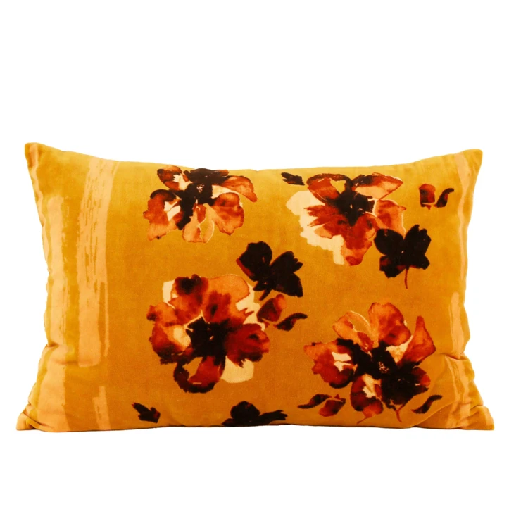 Cojín de terciopelo con estampado floral